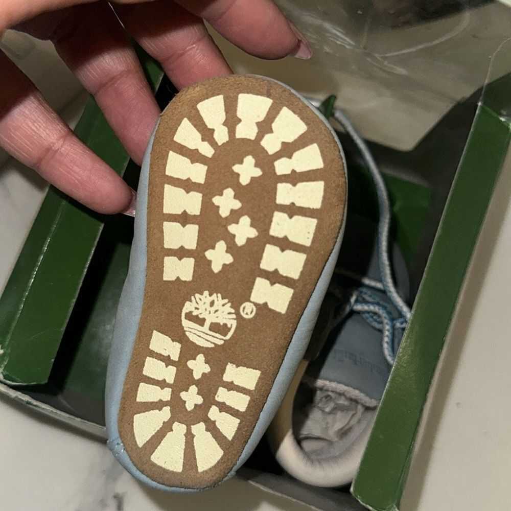 Crib Timberlands Size 0 - Picture 3 of 3
